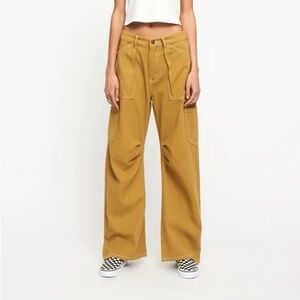 Low rise cargo jeans